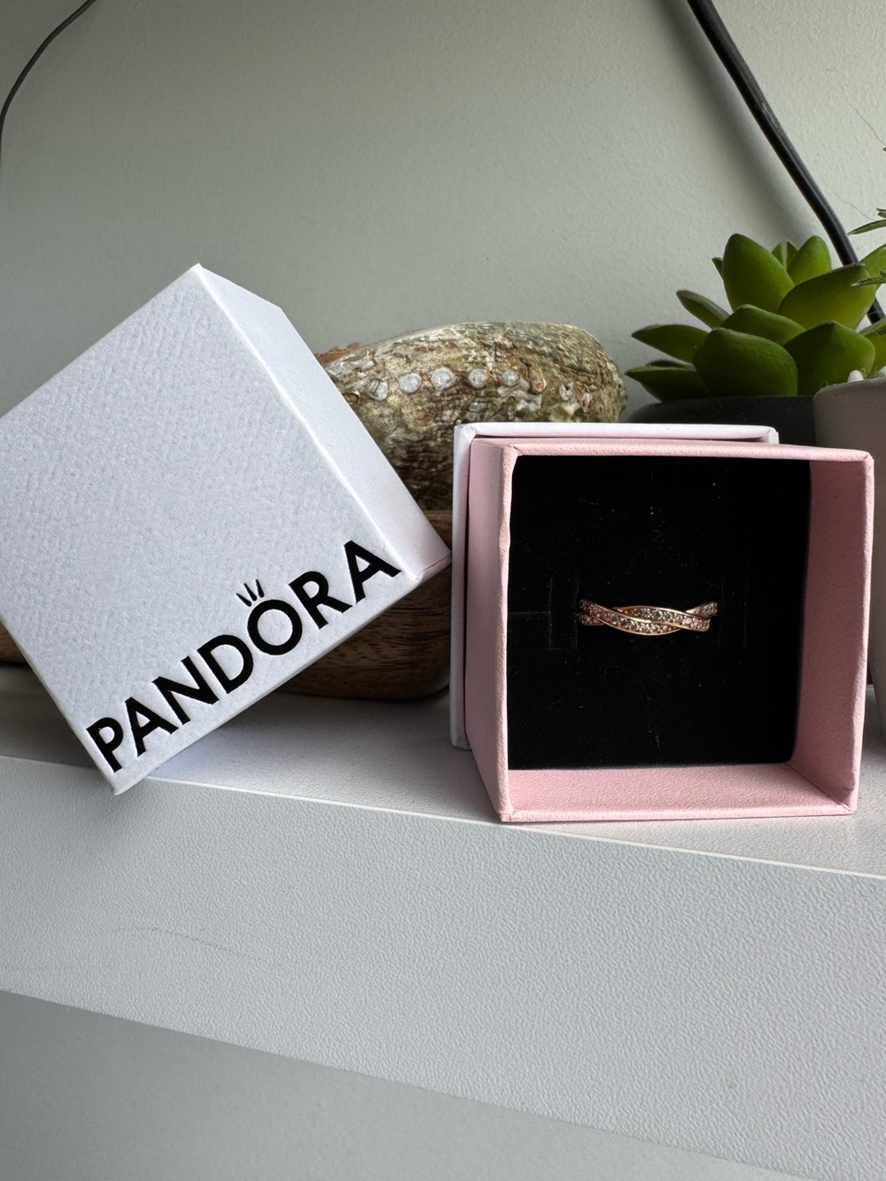 BRAND NEW Pandora Rose Gold Sparkling Twisted Lines Ring | Authentic | Size 6
